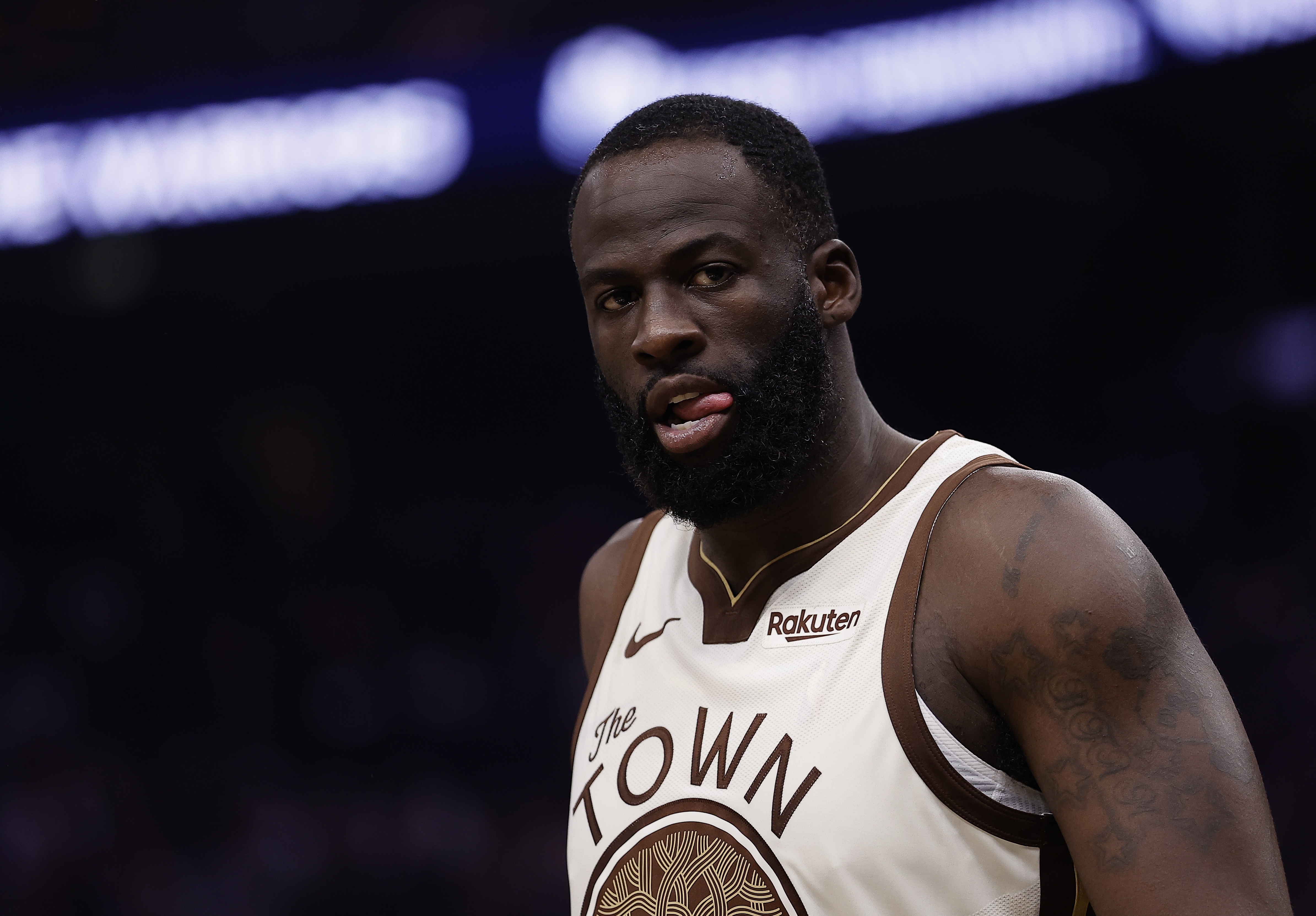 意大利足球u8训练计划-追梦霍福德本赛季同场时进攻效率98 防守效率111.6 净效率-13.6